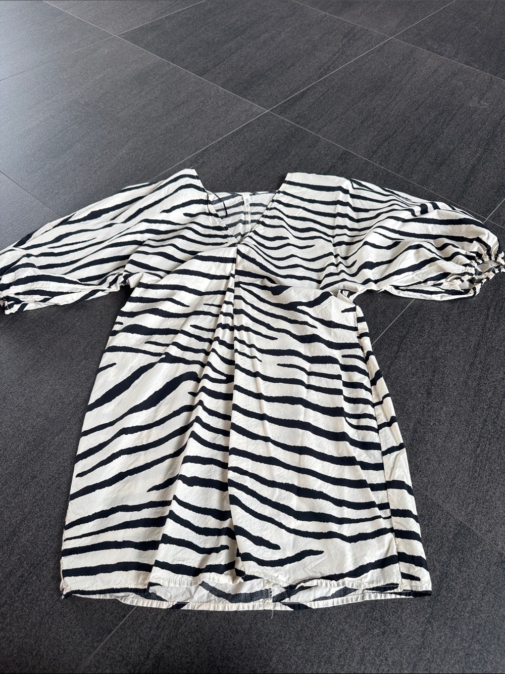 H&M Black and White Zebra Stripe Nightgown